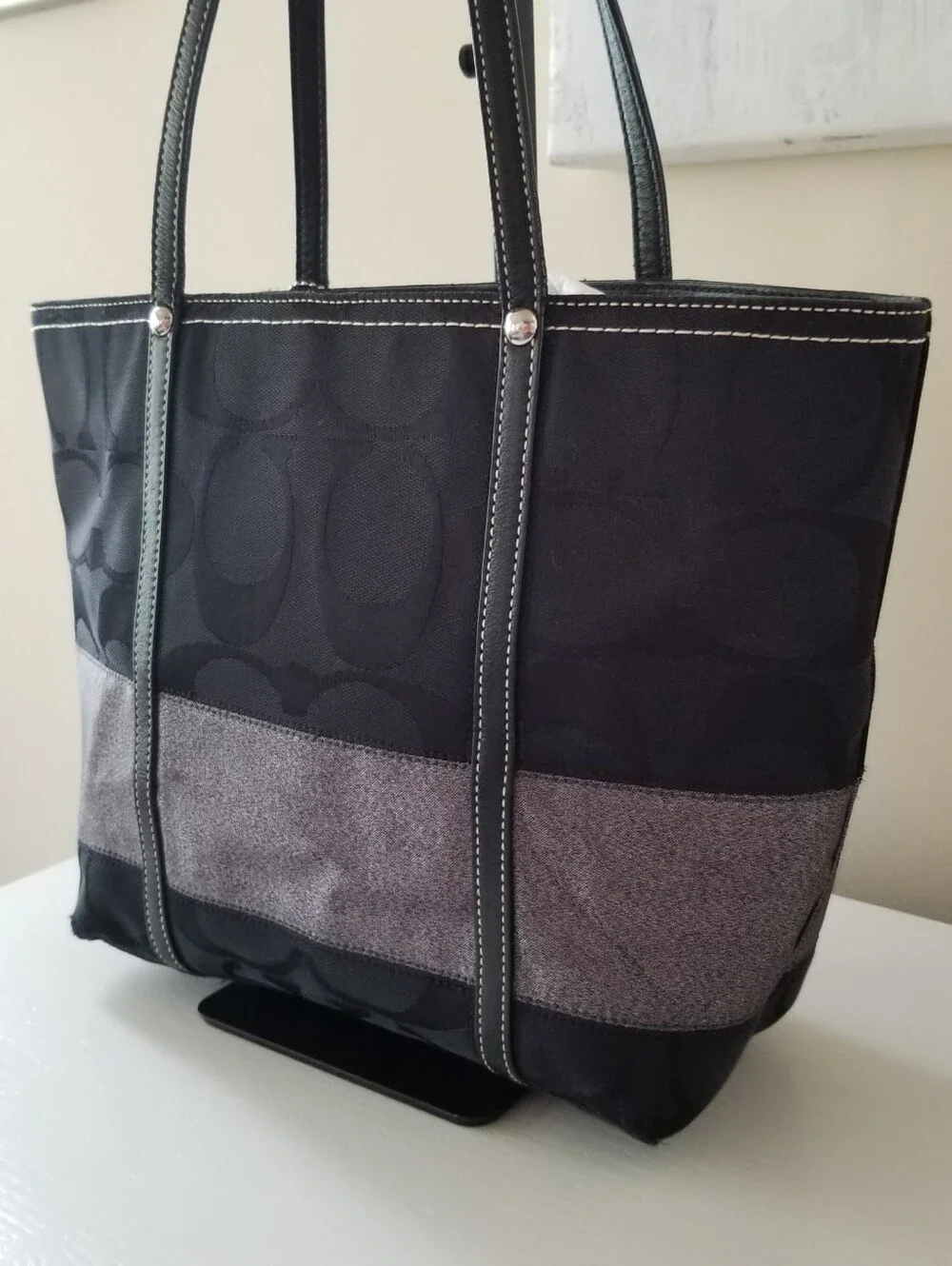 Coach bag has